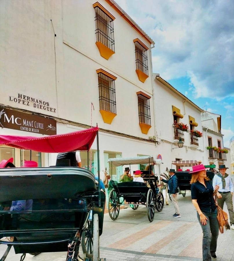 Apartamento Amplio Familiar Con Parking Privado En Pleno Centro De Córdoba