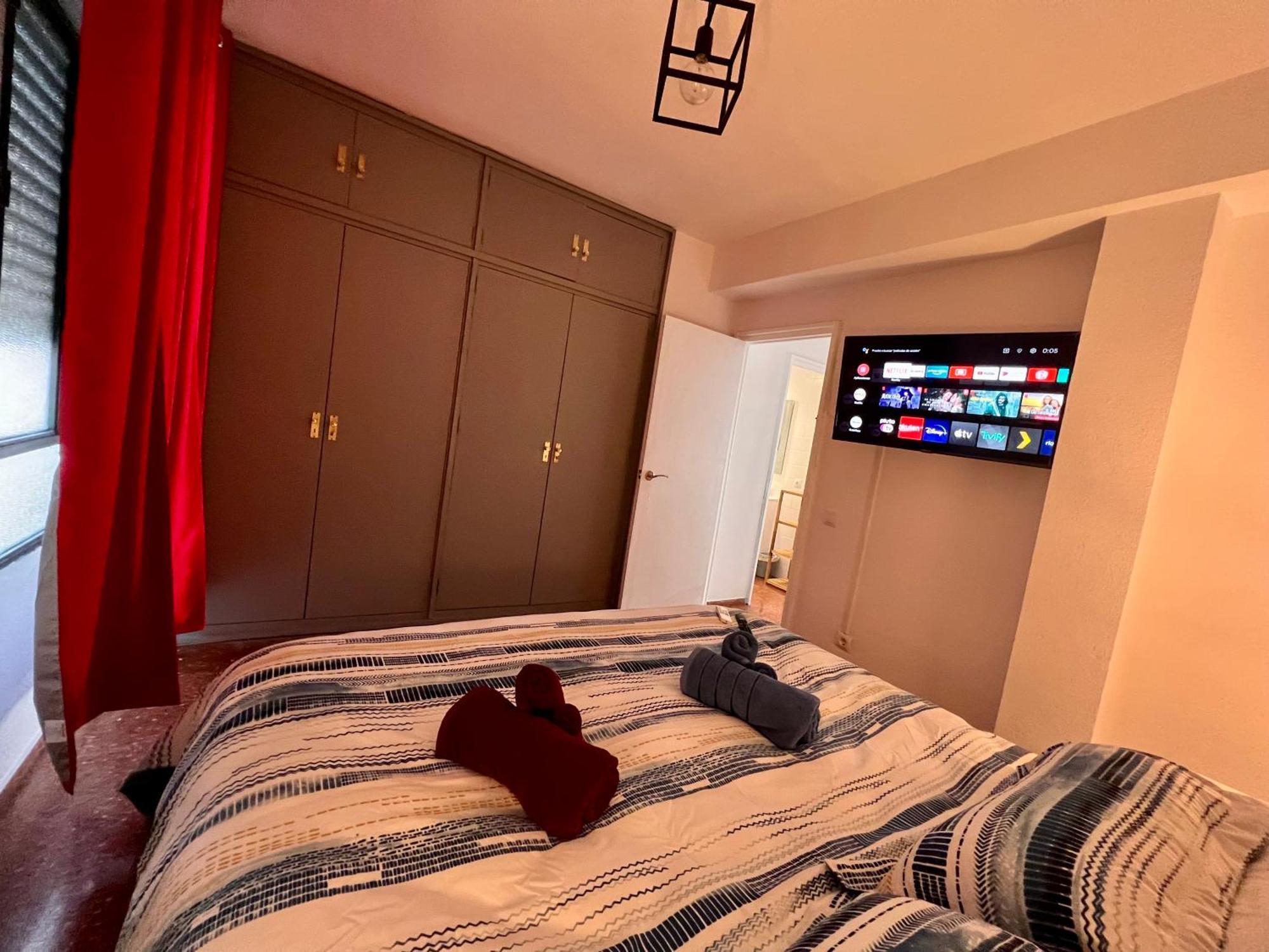 Apartamento Amplio Familiar Con Parking Privado En Pleno Centro De Córdoba