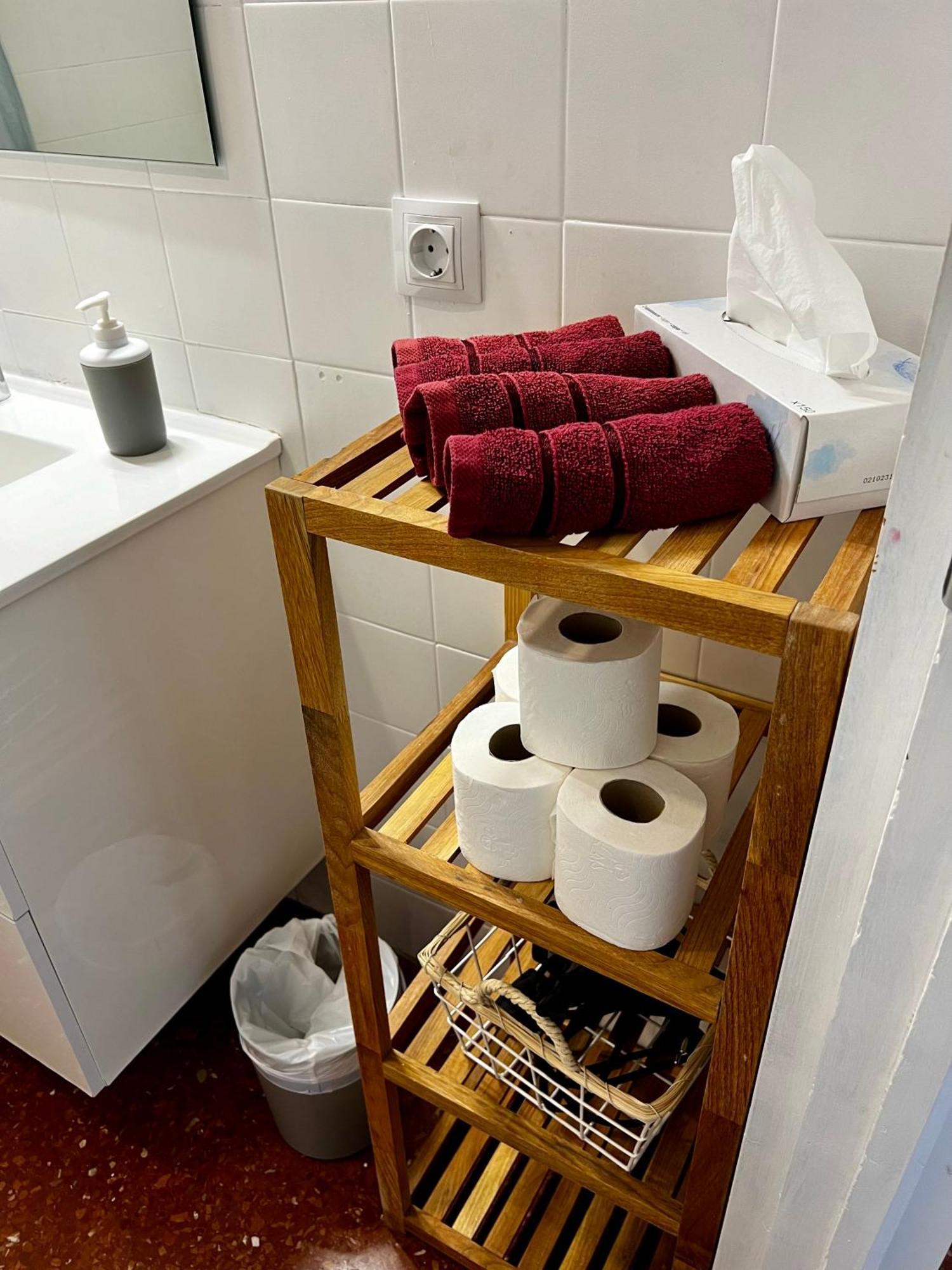 Apartamento Amplio Familiar Con Parking Privado En Pleno Centro De *