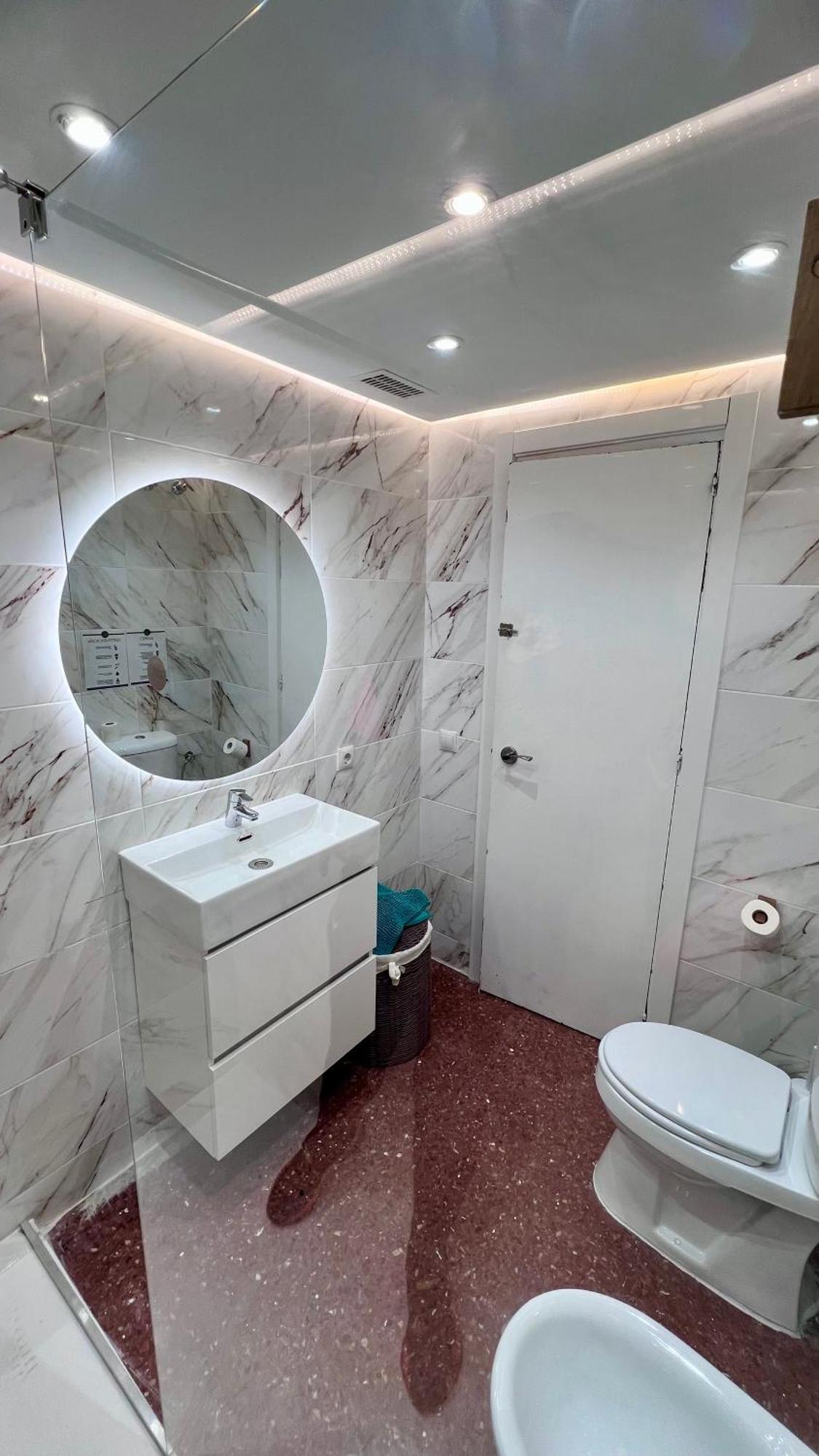 Apartamento Amplio Familiar Con Parking Privado En Pleno Centro De Córdoba
